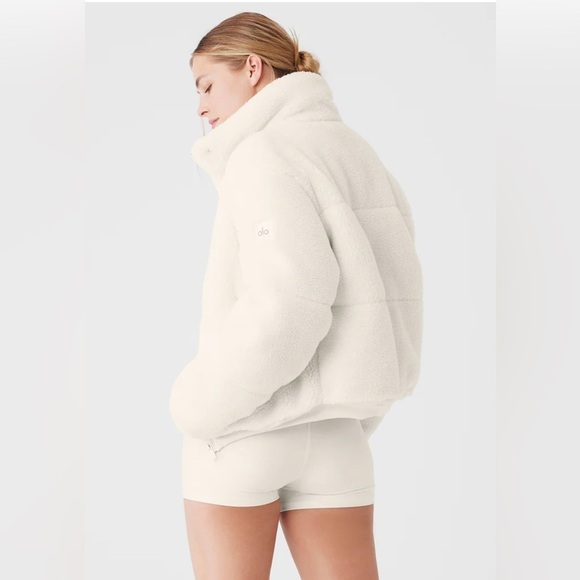 Alo Sherpa Snow Angel Puffer - Picture 2 of 7